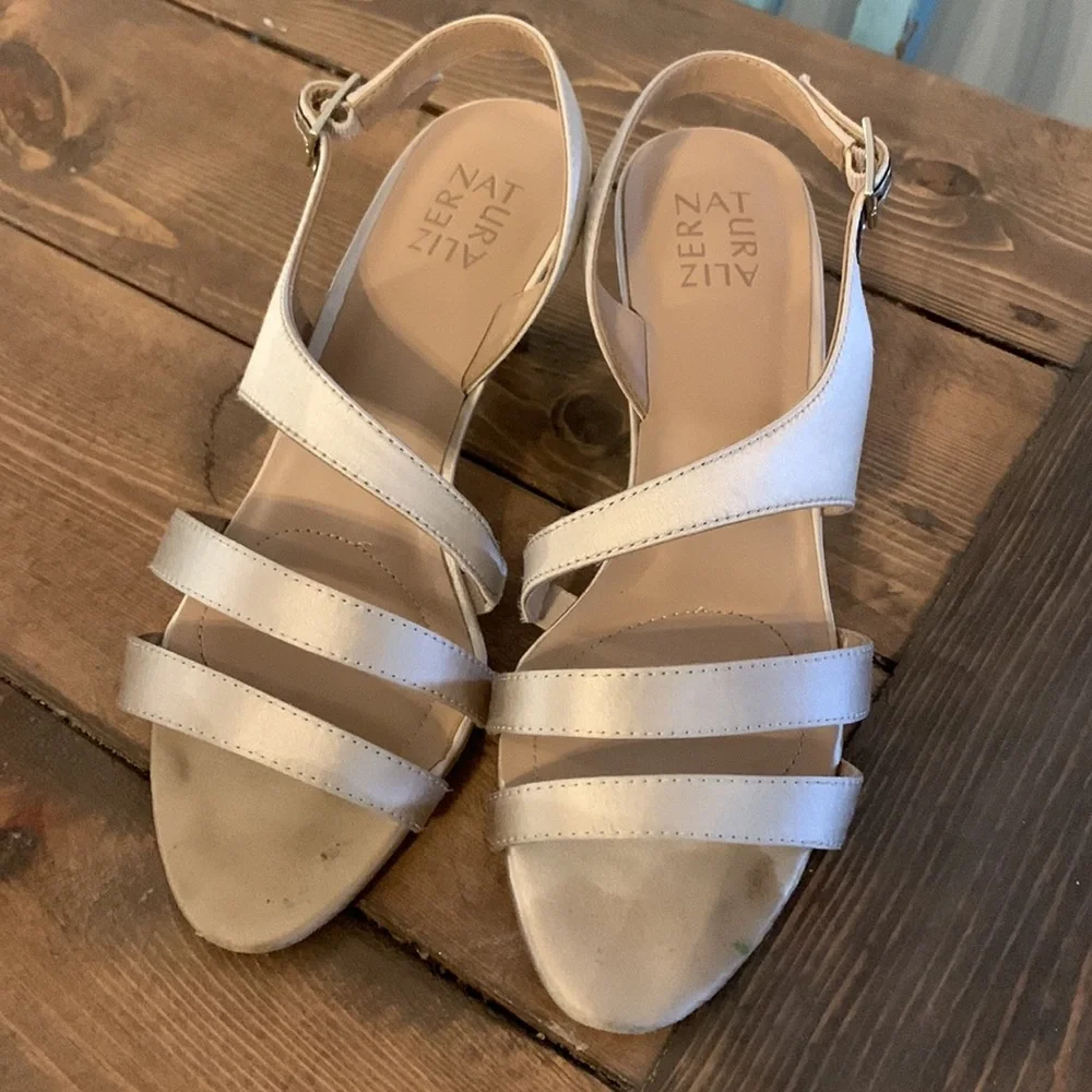 Naturalizer champagne color heels. - Picture 5 of 6